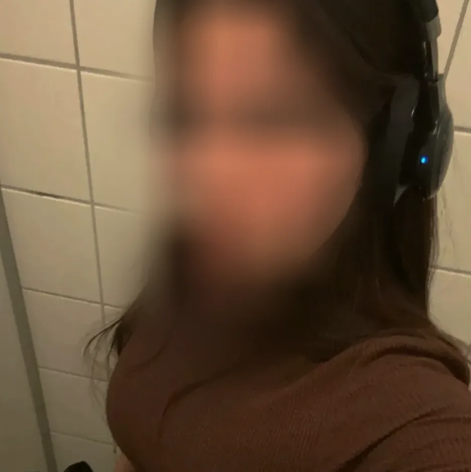 Frida, 25