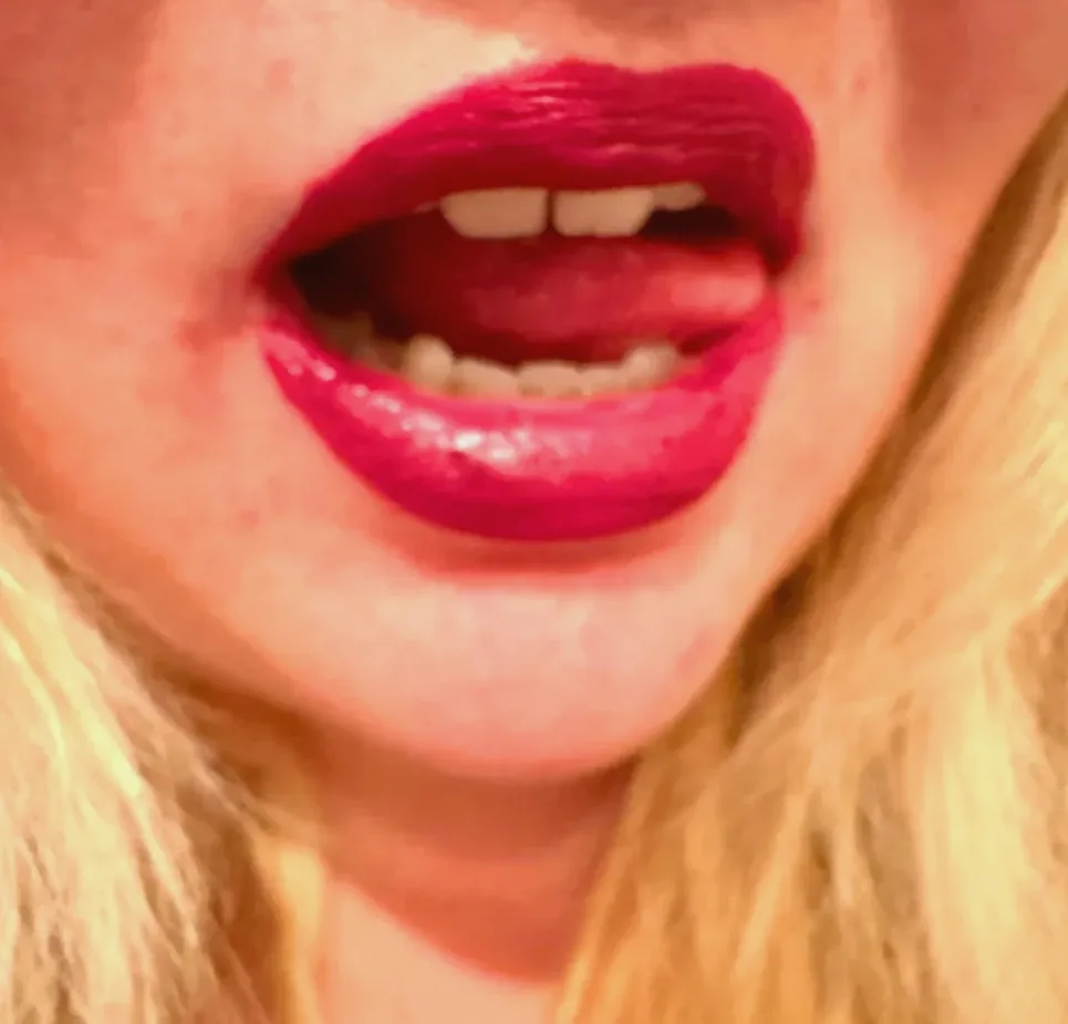 Sofia, 24